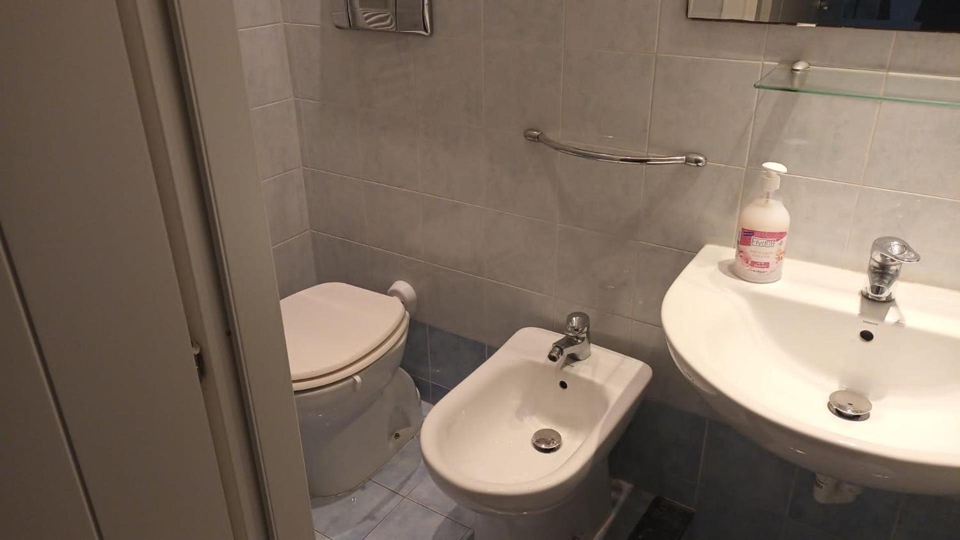 Casa N 2 Con Parcheggio Privato E Colonnina Ricarica Appartement Livorno Buitenkant foto