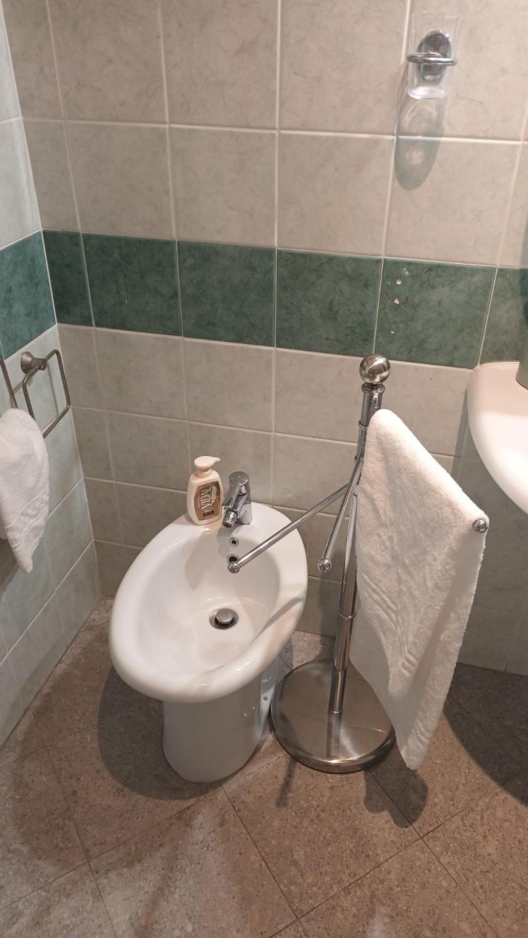 Casa N 2 Con Parcheggio Privato E Colonnina Ricarica Appartement Livorno Buitenkant foto