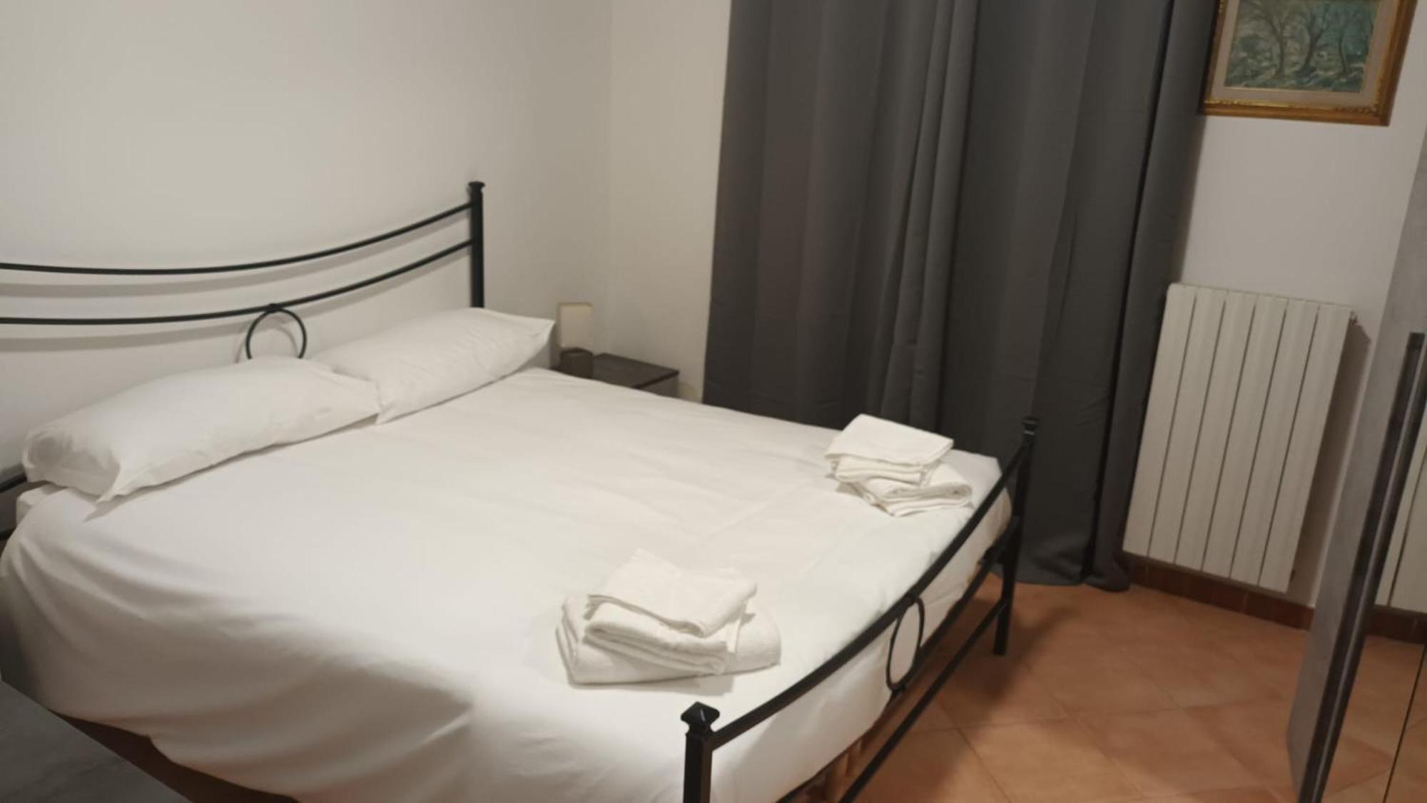 Casa N 2 Con Parcheggio Privato E Colonnina Ricarica Appartement Livorno Buitenkant foto
